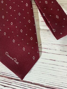Oscar de la Renta Men's Burgundy Patterned Tie